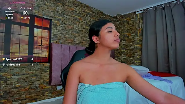 Snapshot of viktorya_xue chatting on February 13, 5:11 pm viktorya xue online show from February 13, 5:11 pm