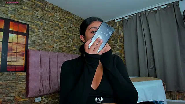 Snapshot of viktorya_xue chatting on March 10, 11:32 am viktorya xue online show from March 10, 11:32 am