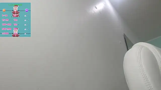 Snapshot of sussy_leon chatting on December 21, 12:49 pm sussy leon online show from December 21, 12:49 pm