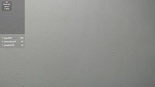 Snapshot of sussy_leon chatting on March 21, 12:28 pm sussy leon online show from March 21, 12:28 pm