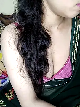 Snapshot of Fair-magic-woman chatting on October 6, 9:12 pm Fair-magic-woman online show from October 6, 9:12 pm