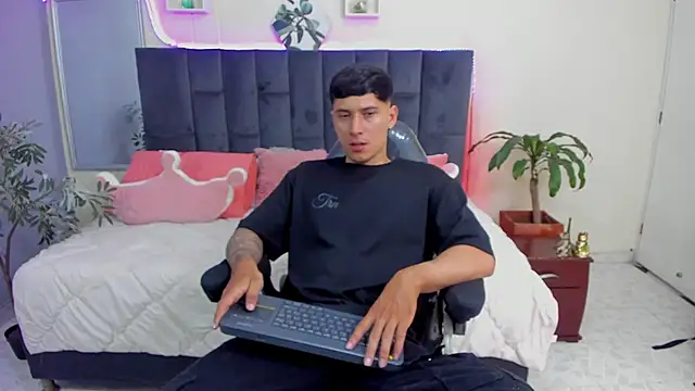 Damian23   online show from January 12, 3:57 pm