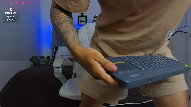 Damian23   online show from February 11, 12:37 pm