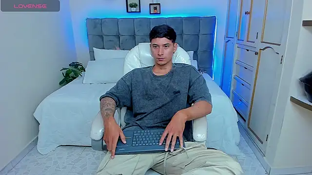 Damian23   online show from March 7, 12:34 pm