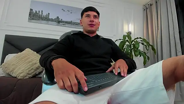 Damian23   online show from November 22, 10:36 am