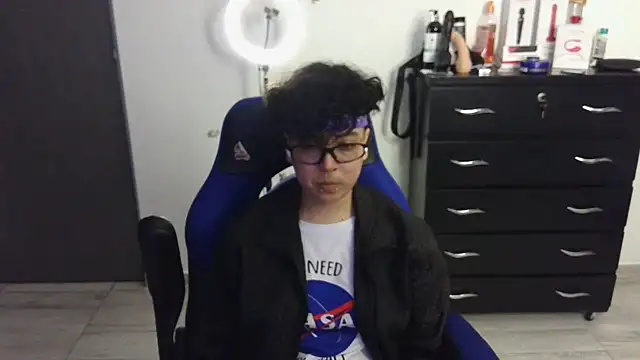 thomascooper7 online show from January 28, 5:00 am