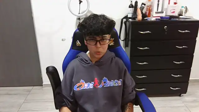 thomascooper7 online show from January 29, 2:51 am