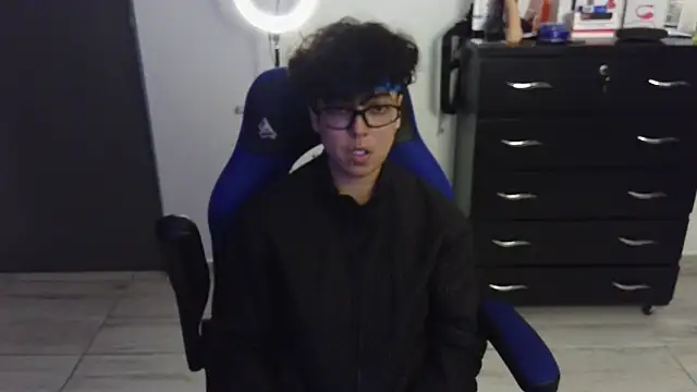 thomascooper7 online show from February 3, 7:18 am