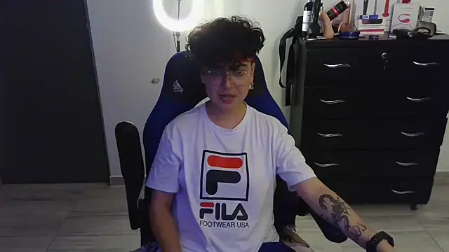 thomascooper7 online show from February 11, 12:38 am