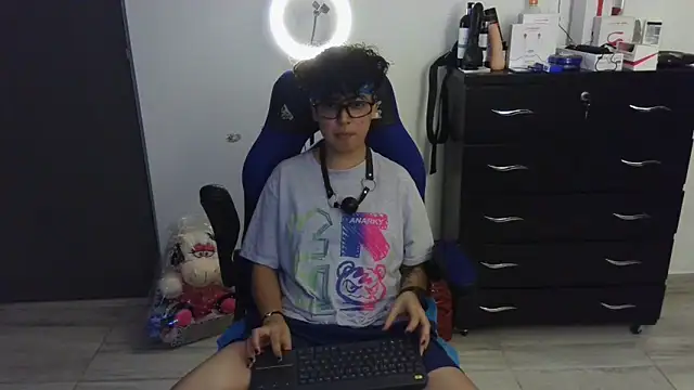 thomascooper7 online show from February 25, 12:36 am