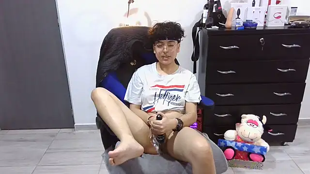 thomascooper7 online show from March 6, 3:46 am