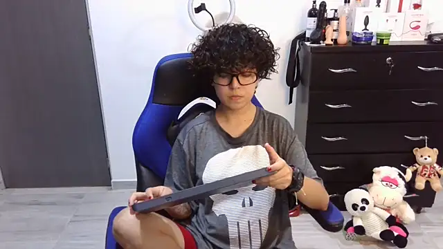 thomascooper7 online show from September 15, 7:14 pm