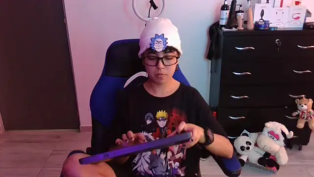 thomascooper7 online show from November 12, 6:08 pm