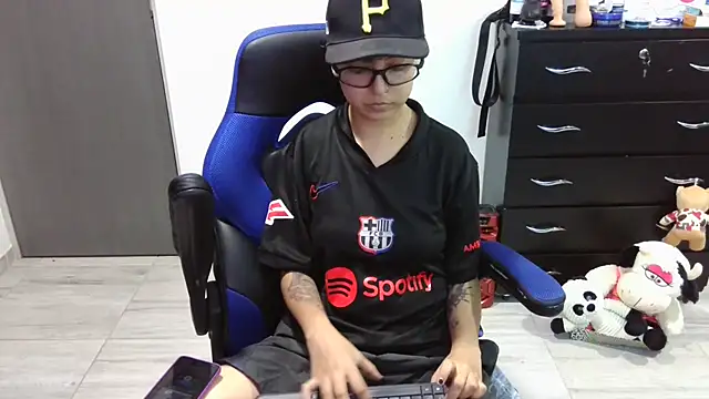 thomascooper7 online show from November 24, 1:05 am