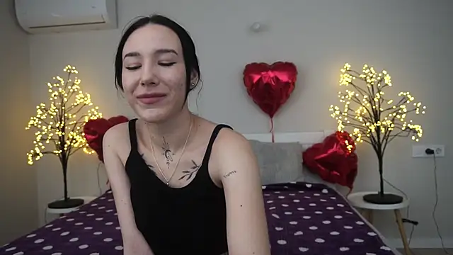 NikkiGoldSide online show from March 3, 1:42 pm