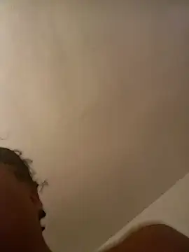 Snapshot of miamiworld chatting on March 18, 12:05 am miamiworld online show from March 18, 12:05 am