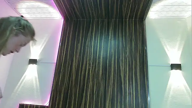 issa soto  online show from February 6, 1:43 pm