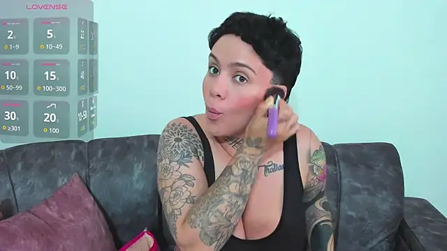 Snapshot of KatInk chatting on October 25, 8:47 pm KatInk online show from October 25, 8:47 pm