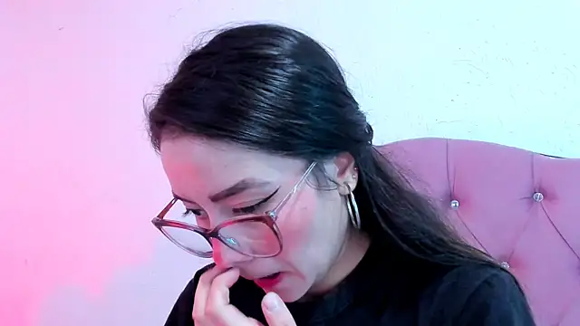 teffy lee online show from December 5, 7:49 pm