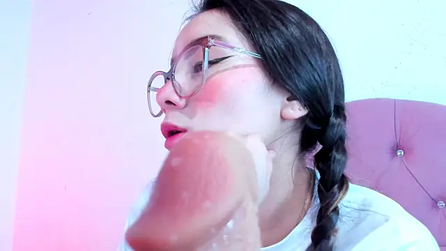 teffy lee online show from December 8, 7:54 pm