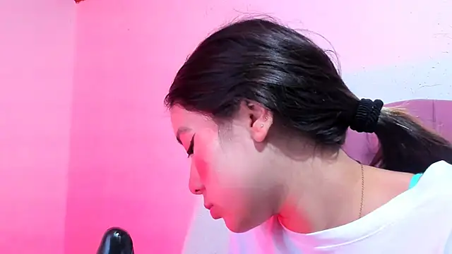 teffy lee online show from December 12, 10:42 pm