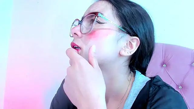 teffy lee online show from December 14, 7:46 pm