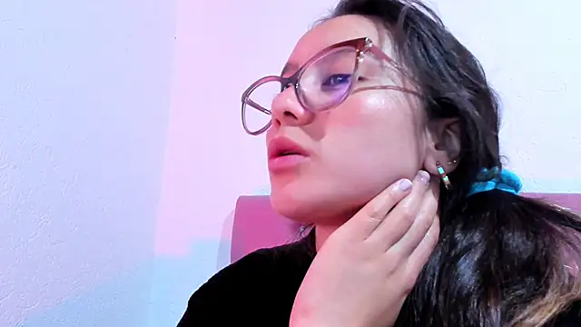 teffy lee online show from February 15, 8:22 pm