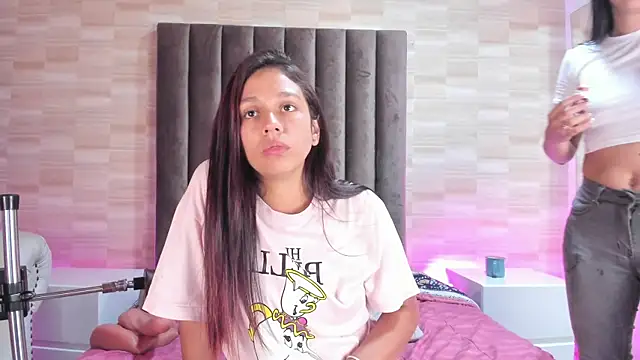 Snapshot of Luci_And_Sofi chatting on January 24, 8:43 pm Luci And Sofi online show from January 24, 8:43 pm