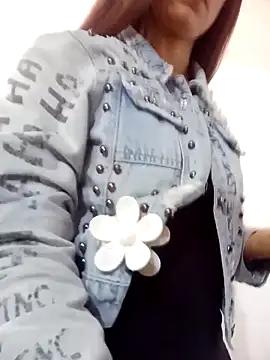 Snapshot of Luci_And_Sofi chatting on October 17, 1:14 pm Luci And Sofi online show from October 17, 1:14 pm