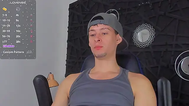 Snapshot of JadeSmiith_ chatting on January 8, 9:12 pm JadeSmiith online show from January 8, 9:12 pm