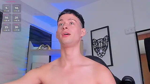 Snapshot of JadeSmiith_ chatting on January 18, 1:08 am JadeSmiith online show from January 18, 1:08 am