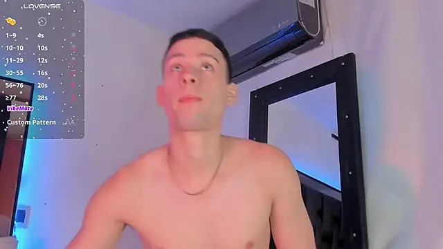 Snapshot of JadeSmiith_ chatting on February 6, 9:49 pm JadeSmiith online show from February 6, 9:49 pm