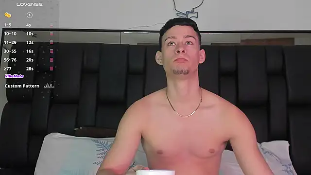 Snapshot of JadeSmiith_ chatting on February 25, 10:07 pm JadeSmiith online show from February 25, 10:07 pm