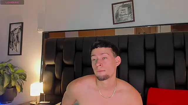 Snapshot of JadeSmiith_ chatting on October 14, 10:21 pm JadeSmiith online show from October 14, 10:21 pm