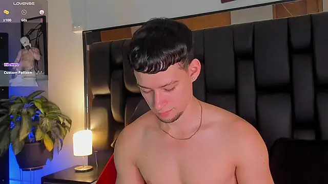 Snapshot of JadeSmiith_ chatting on October 22, 10:53 pm JadeSmiith online show from October 22, 10:53 pm