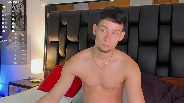 Snapshot of JadeSmiith_ chatting on December 13, 10:48 pm JadeSmiith online show from December 13, 10:48 pm