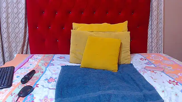 sexychocolatbox10 online show from October 21, 5:08 am