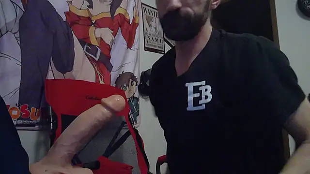 Snapshot of SlammyDjr chatting on December 22, 7:33 am SlammyDjr online show from December 22, 7:33 am