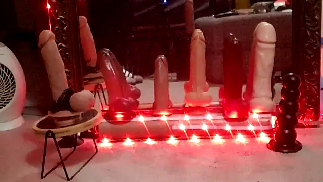 Snapshot of SlammyDjr chatting on December 28, 12:03 pm SlammyDjr online show from December 28, 12:03 pm