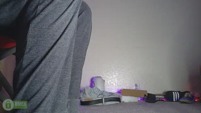 Snapshot of SlammyDjr chatting on February 17, 5:53 pm SlammyDjr online show from February 17, 5:53 pm