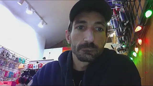 Snapshot of SlammyDjr chatting on October 9, 10:24 am SlammyDjr online show from October 9, 10:24 am