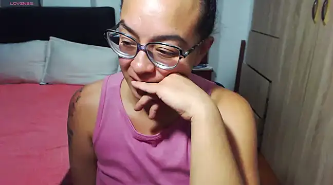 Snapshot of miia-big1boobs_ chatting on December 12, 11:14 pm miia-big1boobs online show from December 12, 11:14 pm