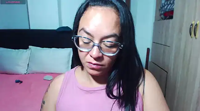 Snapshot of miia-big1boobs_ chatting on December 27, 5:09 am miia-big1boobs online show from December 27, 5:09 am