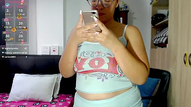 Snapshot of miia-big1boobs_ chatting on January 24, 10:19 pm miia-big1boobs online show from January 24, 10:19 pm