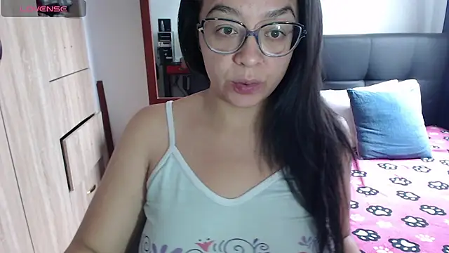 Snapshot of miia-big1boobs_ chatting on January 27, 2:57 pm miia-big1boobs online show from January 27, 2:57 pm