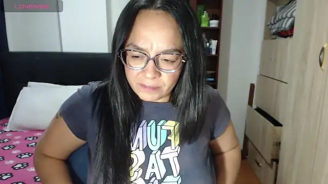 Snapshot of miia-big1boobs_ chatting on January 31, 11:13 pm miia-big1boobs online show from January 31, 11:13 pm