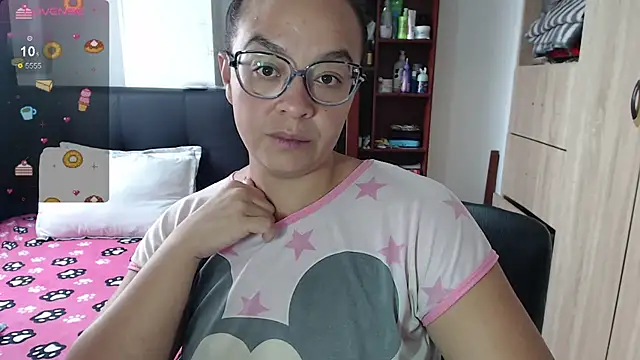 Snapshot of miia-big1boobs_ chatting on February 14, 3:47 pm miia-big1boobs online show from February 14, 3:47 pm