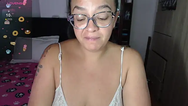 Snapshot of miia-big1boobs_ chatting on February 18, 12:59 am miia-big1boobs online show from February 18, 12:59 am