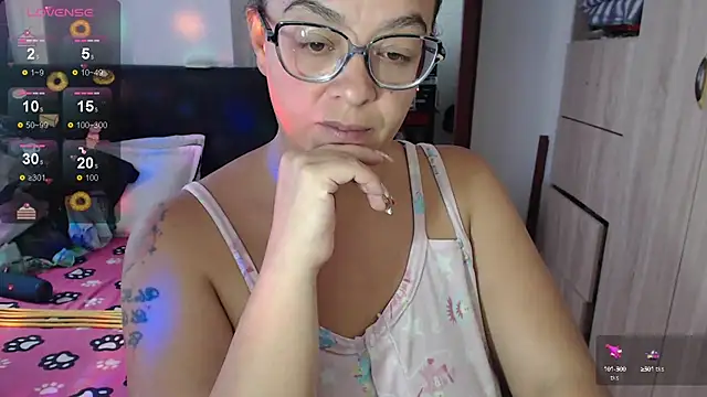 Snapshot of miia-big1boobs_ chatting on February 18, 4:05 pm miia-big1boobs online show from February 18, 4:05 pm