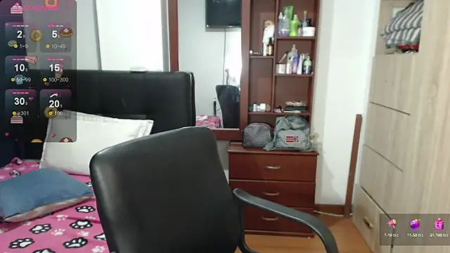 Snapshot of miia-big1boobs_ chatting on February 21, 1:22 am miia-big1boobs online show from February 21, 1:22 am